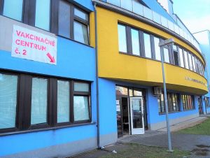 V trnavskej nemocnici pozastavili registráciu náhradníkov na očkovanie