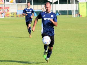 Futbal, 8. liga B: Šúrovce strelili štyri góly, Moravany s obratom v Chtelnici