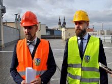 Parkovací dom pri poliklinike verejnosti zatiaľ neslúži, od prísľubu ubehlo päť mesiacov