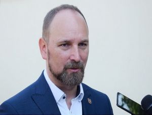 Trnavský župan Jozef Viskupič nebude sedieť na  dvoch stoličkách