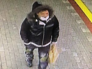 Polícia hľadá podozrivého muža z krádeže vo vlaku