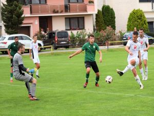 Futbal, 8. liga A: Do Bíňoviec neprišiel rozhodca, do Modranky zase súper