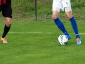 Futbalová glosa: Keď Hrnčiarovce kvalitne hnoja, Družstevník žne úrodu