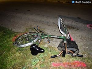 Opitý muž bez vodičáku zrazil cyklistku, nechal ju bez pomoci