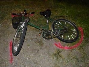 Opitému vodičovi, ktorý nechal zrazenú cyklistku bez pomoci, sa do väzby nechce