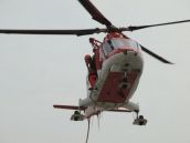 V Lošonci muž vyletel z motorky a vrazil do stromu