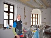 Bročka musel opustiť svoju kanceláriu, prebieha tam výskum