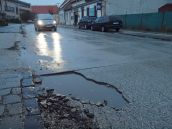 Výtlky na cestách po zime odstránia: Mesto si objednalo opravy za 1,2 milióna eur