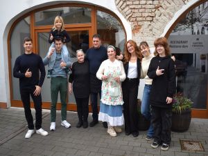 Vo Wetzlerovom dome dnes hostili ľudí bez domova, nechýbala kapustnica, ryba či šalát