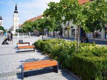 O lavičky, stojany na bicykle a prístrešky na zastávkach sa bude starať firma Wofis