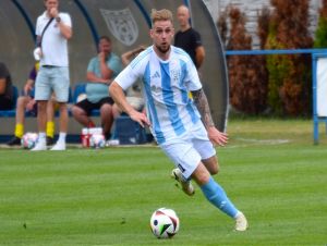 Futbal, 8. liga B: Veľké Kostoľany zdolali Zavar, Leopoldov dal osem gólov