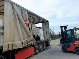 V Zavare objavili v návese kamióna nelegálnych migrantov z Afganistanu