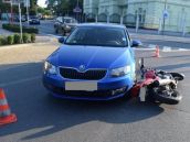 Hľadajú svedkov nehody na kruhovom objazde v Zavare