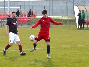 Futbal, 8. liga B: Moravany dali sedem gólov, Zavar zdolal Leopoldov