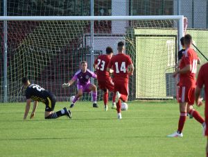 Futbal, 7. liga: Zavar otočil derby so Šúrovcami, Zvončín sa dočkal víťazstva