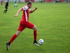 Futbal, 8. liga B: Zavar zdolal Brestovany, v Leopoldove padlo 11 gólov