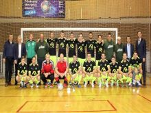 Zeleneč sa teší z trofeje, stal sa halovým kráľom trnavskej futbalovej oblasti