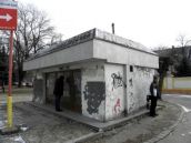PAPARAZZO: Zavrite oči, pán prezident, galéria je až za búdou