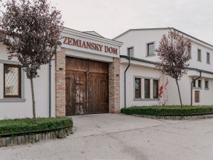 Zemiansky dvor v Šúrovciach - nové možnosti pre svadby a oslavy