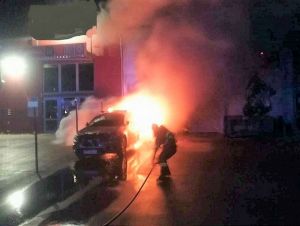 Na Zlievarenskej ulici v Trnave v stredu horelo auto