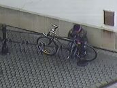 Chytili zlodeja bicyklov, kradol priamo pred kostolom