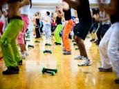Zumba maratón má pomôcť dievčatku s detskou mozgovou obrnou