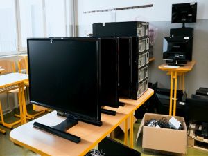 Kraj distribuuje počítače pre študentov zo sociálne znevýhodneného prostredia