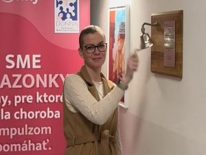 Symbolom víťazstva nad rakovinou na onkológii v Trnave sa stal zvonček