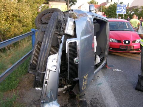 Byciklistke ošetrili hlavu, ženu z Fabie vystrihli!