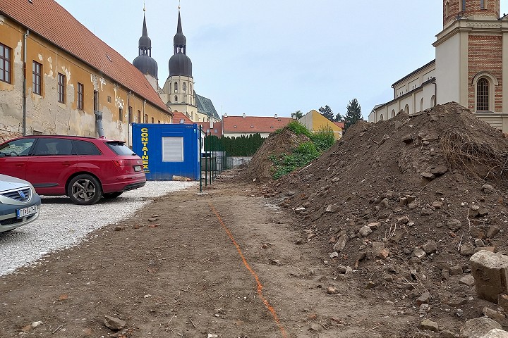 Cirkev si oplocuje pozemok pri Stephaneu, mesto tam má naplánovaný park