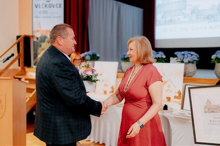 Vlčkovce oslavovali, ocenili Elenu Kohútikovú aj Mariána Geišberga, in memoriam