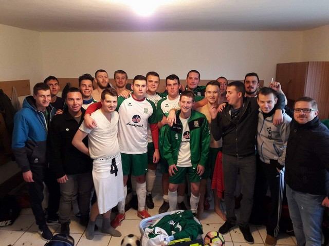 Futbal, 8. liga A a B: Bíňovce rozstrieľali Vlčkovce, Žlkovce porazili Šulekovo