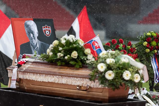 Luhovému vytiahol Adamec z televízora anténu, Timko pochopil, že mu nemal odvrknúť