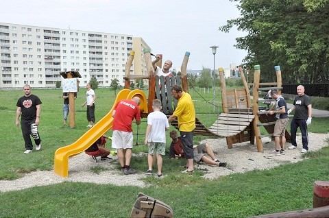 Fanúšikovia Spartaka opravili detské ihrisko, do Žiliny pôjdu vlakom