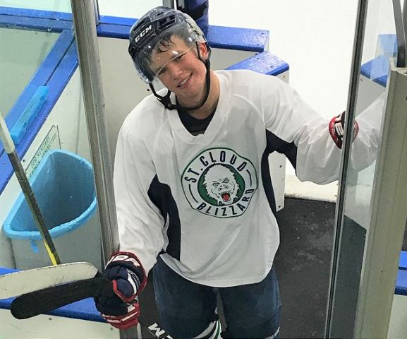 Trnavský hokejista Alex Kupka utrpel v Amerike vážne zranenie, potrebuje pomoc