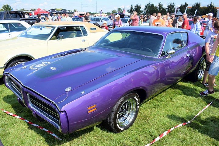 V Trnave sa opäť stretnú atraktívne americké autá, bude aj autokino