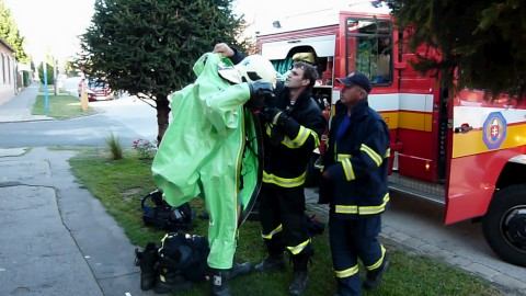 Biely prášok uzavrel hlavnú poštu a osem pracovníkov v nej