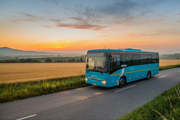 Aj prímestskú autobusovú dopravu čakajú zmeny, zastávky  budú na znamenie