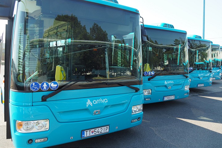 Lístok na autobus zo Smoleníc, Špačiniec či Bučian bude stačiť aj na mestskú dopravu