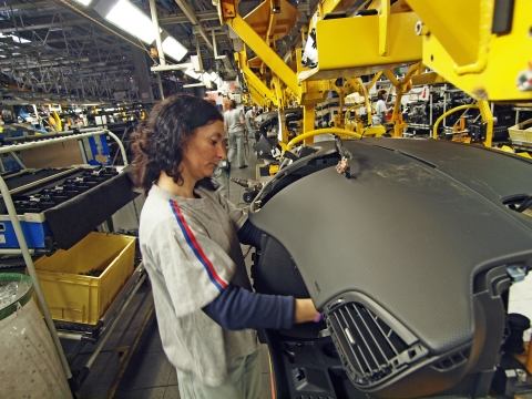 Nezamestnanosť v okrese stúpa,  čísla vylepší Peugeot Citroën