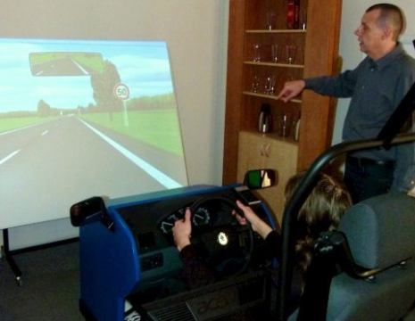 Lacné autoškoly: Nehádžte nás do jedného koša s podvodníkmi!