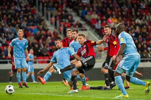 Spartak podľahol Slovanu, Látala vykázal rozhodca na tribúnu