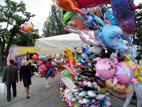 Diaľnicu blokovali predajcovia z jarmokov, nesúhlasia s obmedzeniami vlády