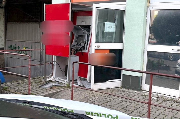 Ďalší útok na bankomat: Polícia rieši prípad v Piešťanoch
