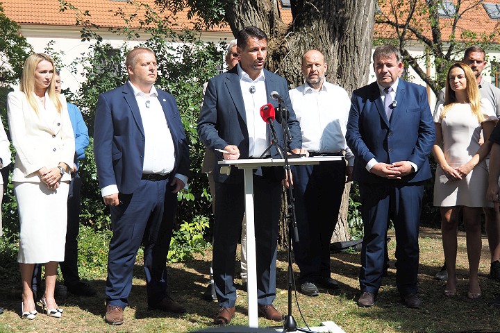 Baroš chce vytvoriť Fond mobility, podľa Bročku by tak do dopravy išlo menej peňazí