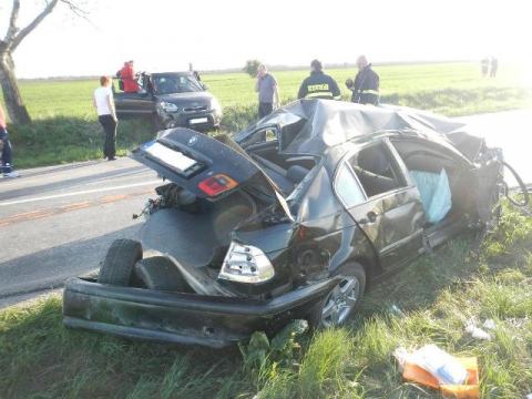 VIDEO: Na sušianskej v kope tri autá, troch ľudí odviezla sanitka