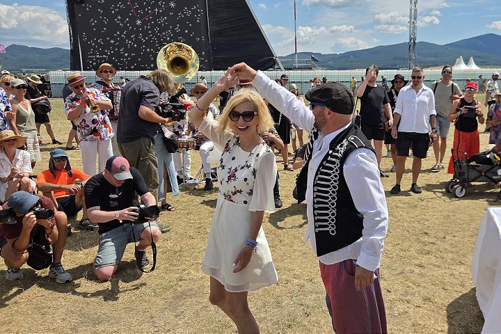 Trnavská svadba na Pohode! Peter a Eva si povedali áno priamo na festivale