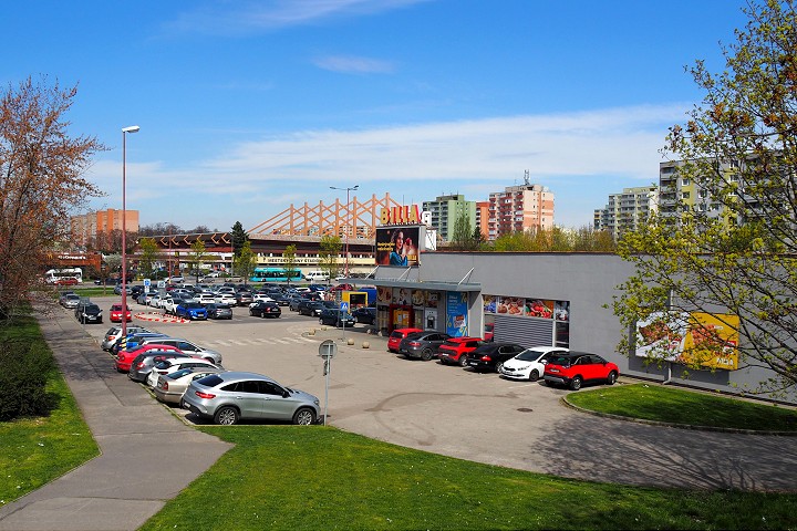 Trnava ponúkne na predaj pozemky na Spartakovskej, chce za ne milióny eur