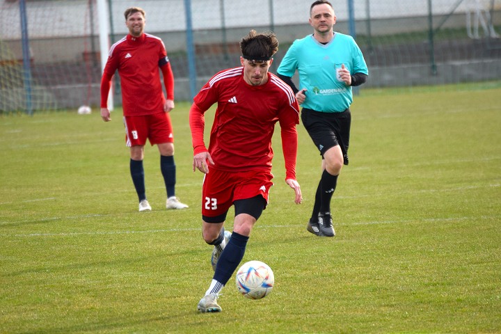 Futbal, 8. liga B: Moravany, Zavar, Brestovany i Veľké Kostoľany zabrali naplno