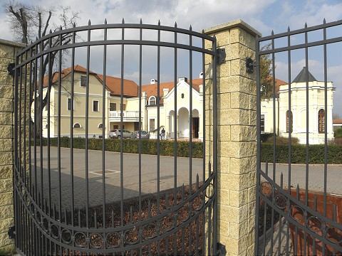 Elektrárne robia tajnosti o cene kaštieľa